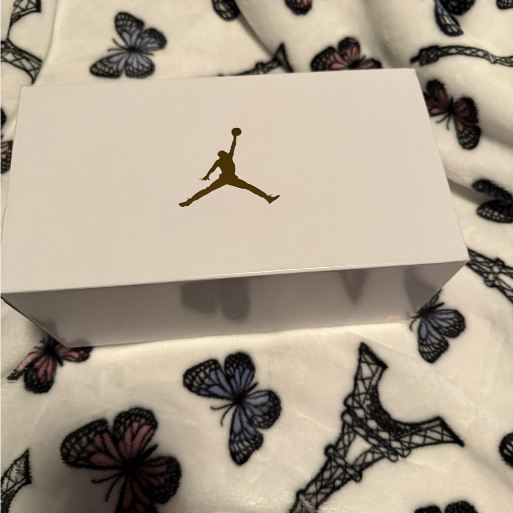 Jordan White Box with Black Label